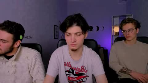 Snapshot of mister_dekker chatting on 12-17-25, 01:06 Dekker online show from 12-17-25, 01:06