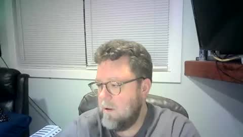 Mr. Happy online show from 02-04-25, 01:34