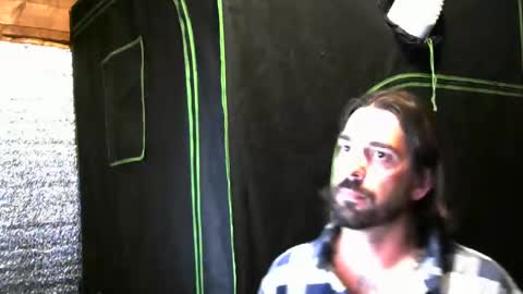 Snapshot of mistergentlemanluke chatting on 09-11-25, 01:06 Everything you ever wanted. online show from 09-11-25, 01:06