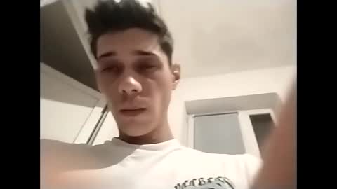 MisteriosoXragazzoX online show from 10-09-25, 06:28