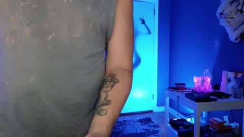 Snapshot of mistermikey24 chatting on 09-16-25, 05:30 Mikey Jerkoff online show from 09-16-25, 05:30