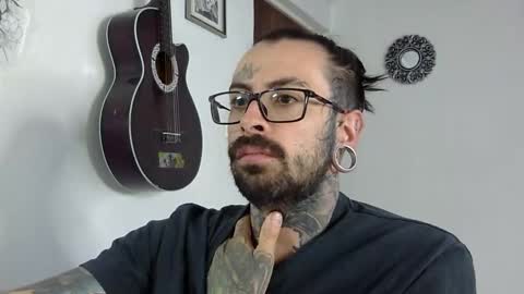 Snapshot of misternocturne chatting on 10-24-25, 03:30 misternocturne online show from 10-24-25, 03:30