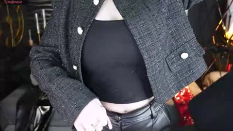 Snapshot of mistress_darsy chatting on 02-01-26, 05:50 Darsy online show from 02-01-26, 05:50