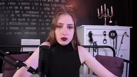 Snapshot of mistress_marlene chatting on 10-24-25, 10:33 Mistress Marlene online show from 10-24-25, 10:33
