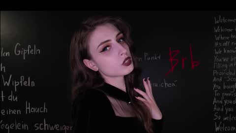 Snapshot of mistress_marlene chatting on 10-27-25, 08:51 Mistress Marlene online show from 10-27-25, 08:51