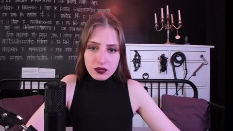 Snapshot of mistress_marlene chatting on 11-01-25, 06:26 Mistress Marlene online show from 11-01-25, 06:26