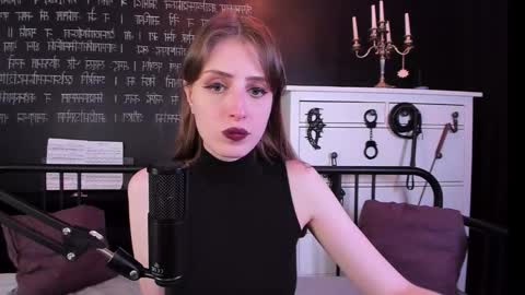 Snapshot of mistress_marlene chatting on 11-06-25, 08:15 Mistress Marlene online show from 11-06-25, 08:15