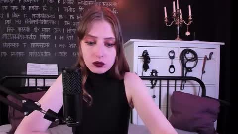 Snapshot of mistress_marlene chatting on 11-18-25, 06:07 Mistress Marlene online show from 11-18-25, 06:07