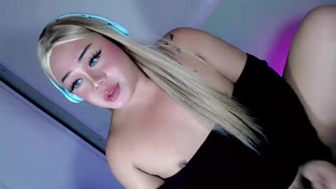 mistress_marta69 online show from 11-19-25, 09:37