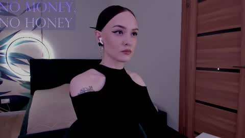 Mistress Mia online show from 01-07-26, 05:21