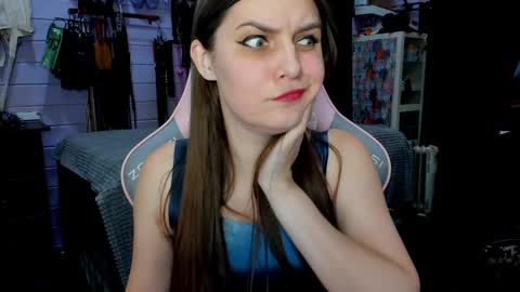 Snapshot of mistress_priest chatting on 01-15-25, 07:12 Dirty Priest and Ivi online show from 01-15-25, 07:12