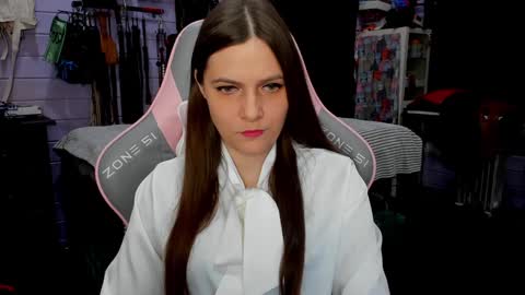 Snapshot of mistress_priest chatting on 01-20-25, 06:10 Dirty Priest and Ivi online show from 01-20-25, 06:10