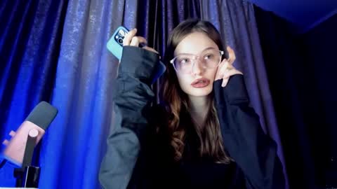 Snapshot of mistresselizy chatting on 10-10-25, 03:11 mistresselizy online show from 10-10-25, 03:11