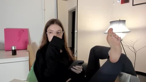 Snapshot of mistresselizy chatting on 11-04-25, 12:04 mistresselizy online show from 11-04-25, 12:04