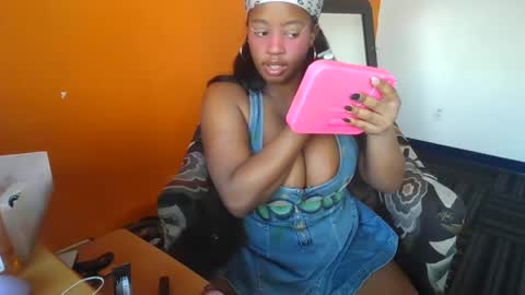 Snapshot of mistressmochareign chatting on 03-01-26, 03:36 mistressmochareign online show from 03-01-26, 03:36