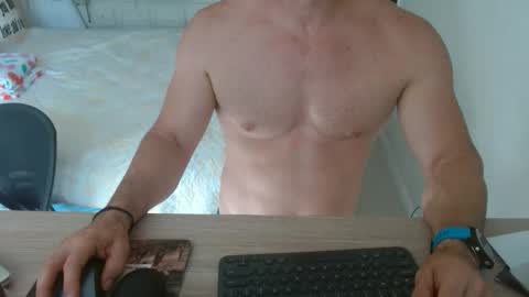 Snapshot of mitcheli chatting on 10-23-25, 03:22 Onlyfans online show from 10-23-25, 03:22