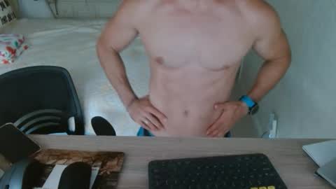 Snapshot of mitcheli chatting on 10-24-25, 02:35 Onlyfans online show from 10-24-25, 02:35