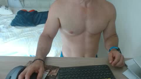 Snapshot of mitcheli chatting on 11-10-25, 03:00 Onlyfans online show from 11-10-25, 03:00