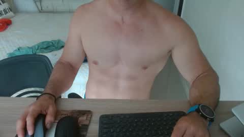 Snapshot of mitcheli chatting on 11-17-25, 03:40 Onlyfans online show from 11-17-25, 03:40