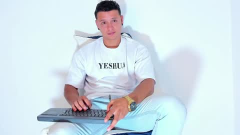 Snapshot of mitchellburns chatting on 02-06-25, 07:51 mitchell online show from 02-06-25, 07:51