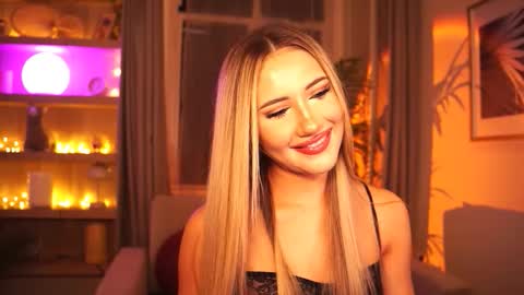 Miu Meow online show from 11-19-25, 04:18