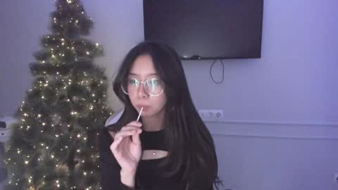   MIa   online show from 12-23-24, 05:22