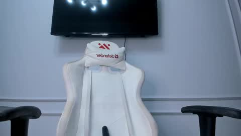   MIa   online show from 02-10-25, 06:03