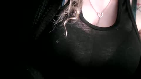 miztrezk online show from 12-22-25, 03:20