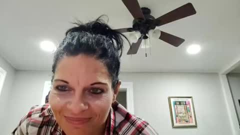 Bella online show from 10-08-25, 10:02