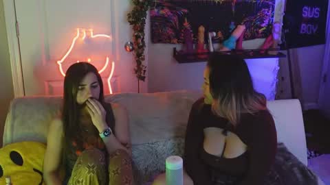 Hera  Tethra Bathtub stream  20k followers  Ask about our custom videos3 online show from 03-06-25, 01:24