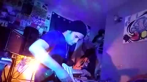 Snapshot of mjmckenz55 chatting on 10-21-25, 01:17 Daddy720 online show from 10-21-25, 01:17