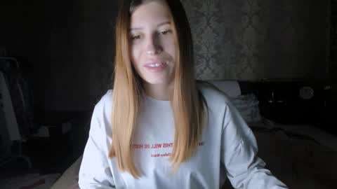 Lili online show from 10-06-25, 10:02