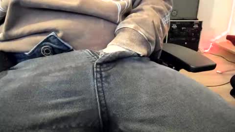 M online show from 02-18-26, 08:10