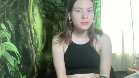 Snapshot of mo0n_goddess chatting on 01-01-25, 10:03 Misty online show from 01-01-25, 10:03