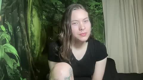 Snapshot of mo0n_goddess chatting on 01-14-25, 08:09 Misty online show from 01-14-25, 08:09