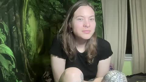 Snapshot of mo0n_goddess chatting on 01-21-25, 05:38 Misty online show from 01-21-25, 05:38