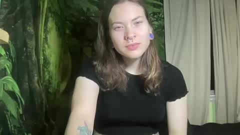 Snapshot of mo0n_goddess chatting on 02-15-25, 04:58 Misty online show from 02-15-25, 04:58