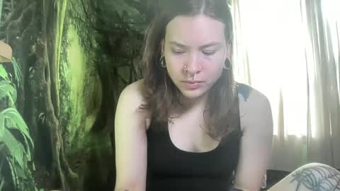 Snapshot of mo0n_goddess chatting on 02-16-25, 11:26 Misty online show from 02-16-25, 11:26