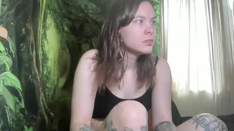 Snapshot of mo0n_goddess chatting on 02-17-25, 11:53 Misty online show from 02-17-25, 11:53