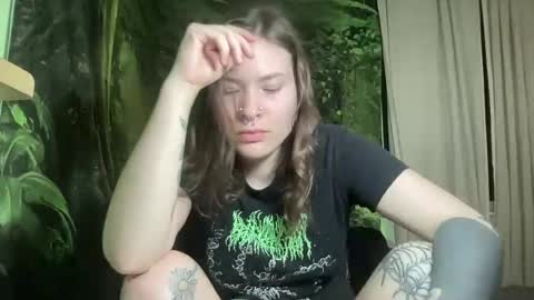 Snapshot of mo0n_goddess chatting on 02-27-25, 06:50 Misty online show from 02-27-25, 06:50