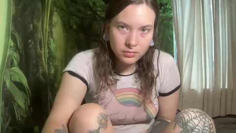 Snapshot of mo0n_goddess chatting on 10-20-25, 12:11 Misty online show from 10-20-25, 12:11