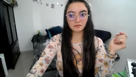 Snapshot of mocca_117 chatting on 09-20-25, 02:18 Sam online show from 09-20-25, 02:18