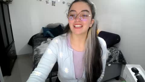 Snapshot of mocca_117 chatting on 09-23-25, 11:46 Sam online show from 09-23-25, 11:46
