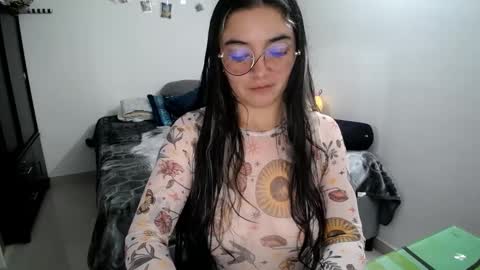 Snapshot of mocca_117 chatting on 09-30-25, 01:05 Sam online show from 09-30-25, 01:05