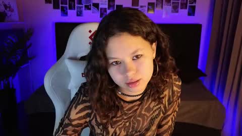 Snapshot of moco_choco chatting on 10-10-25, 01:26 moco_choco online show from 10-10-25, 01:26