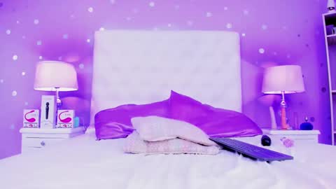 Snapshot of models_sophia chatting on 01-23-25, 07:18 Sophia online show from 01-23-25, 07:18