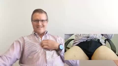 Moe online show from 10-22-25, 07:24