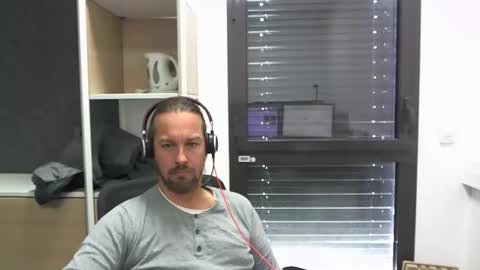 Julien online show from 10-06-25, 10:23