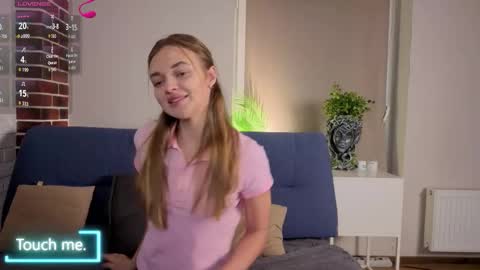 Kylie online show from 11-17-25, 07:30