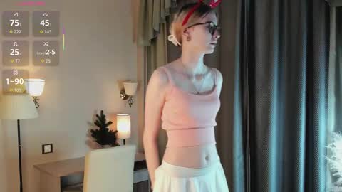 Laura online show from 12-21-25, 01:02